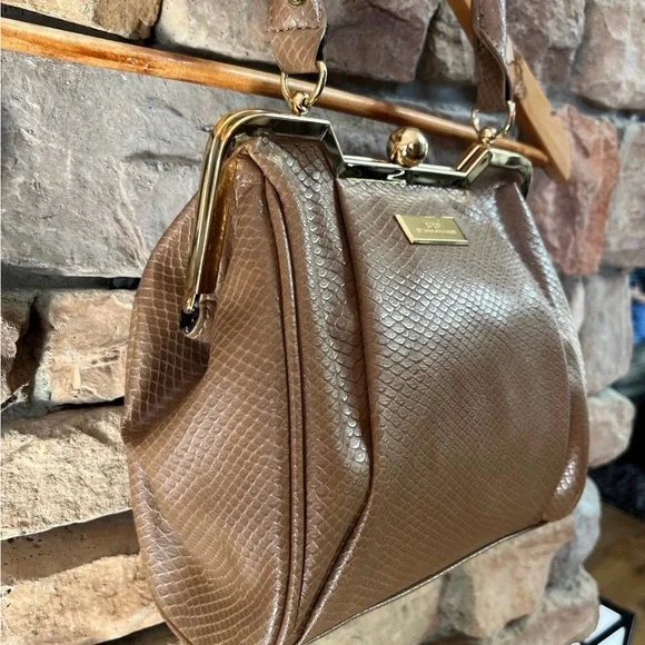 Lulu Guinness Kiss Lock Closure Handbag - Picture 2 of 9